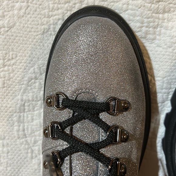 Moncler Carol hiking boot. Brand new in original box 9.5 - Picture 16 of 16